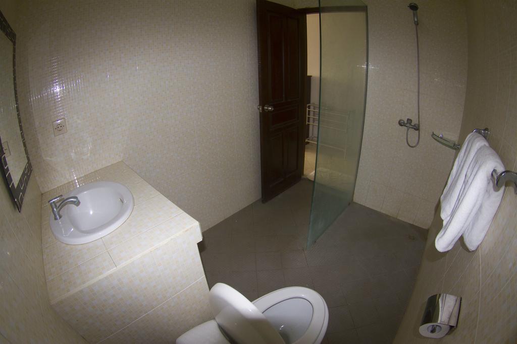 Ropik & Alik Home Stay Улувату Экстерьер фото